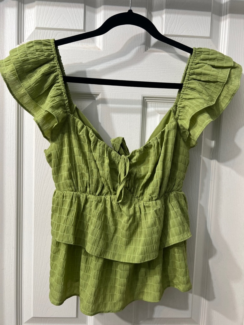 VICI Green Textured Tie Front Peplum Top Ruffle Strap Summer Blouse Size Medium